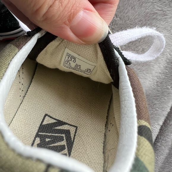 Camo Old Skool Vans size 13 - Picture 6 of 6